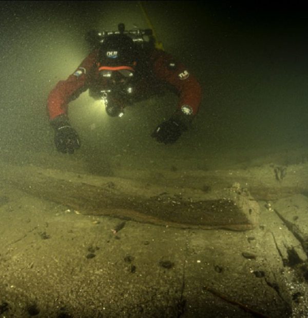 A 17th century Hanseatic shipwreck has been found near Lübeck. - video