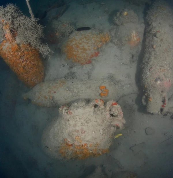 Ancient shipwreck with hundreds of amphorae found near Split