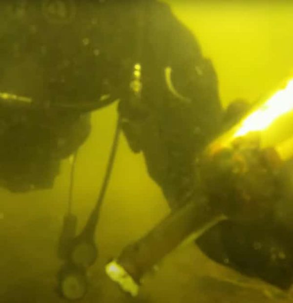 Divers have found a time capsule from 1936 at the bottom of the lake - video